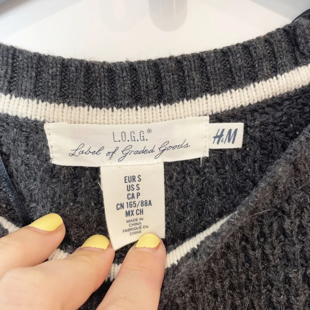 H&M LOGG Pullover Knit Sweater Gray S Womens Round‎ Neck Side Zip Raglan Sleeve